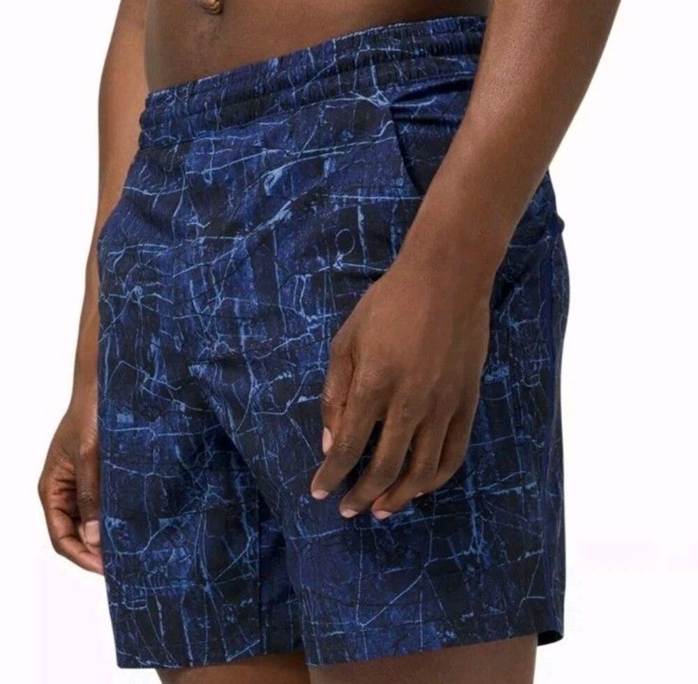 Lululemon Pace Breaker Activewear  Shorts Mens Size M   Blue Linerless